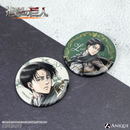 『進撃の巨人』描き下ろしイラスト【騎馬】トレーディング箔押し缶バッジ（全8種）